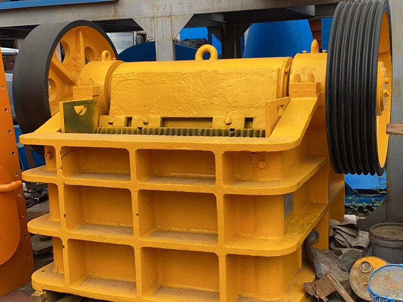 細(xì)鄂式碎石機(jī) 細(xì)鄂式碎石機(jī)